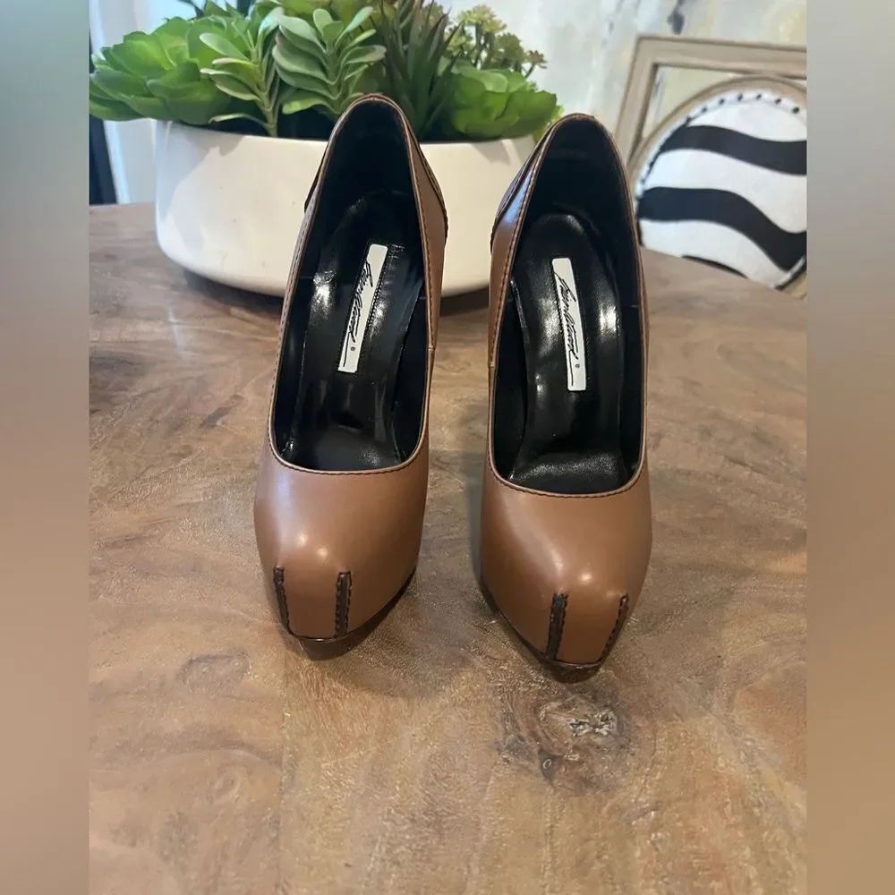 Brian Atwood Lavinia Safari Women's shoes size 7